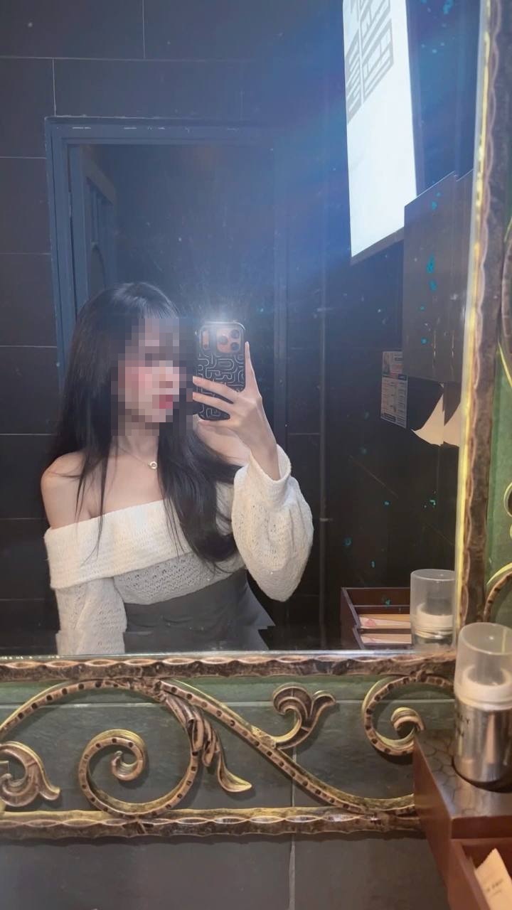 호치민 현지 MZ가이드 동행 · 미러샷
